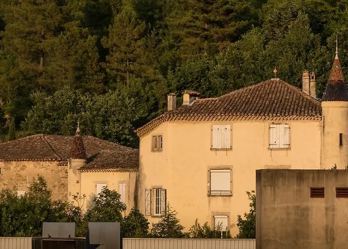 Manoir De Champvert *