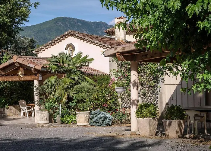 Manoir De Champvert