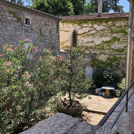 Manoir De Champvert